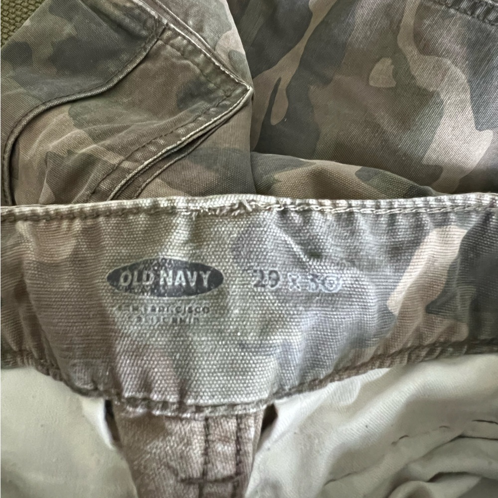 Old Navy Camouflage Straight Leg Pants - Picture 4 of 6